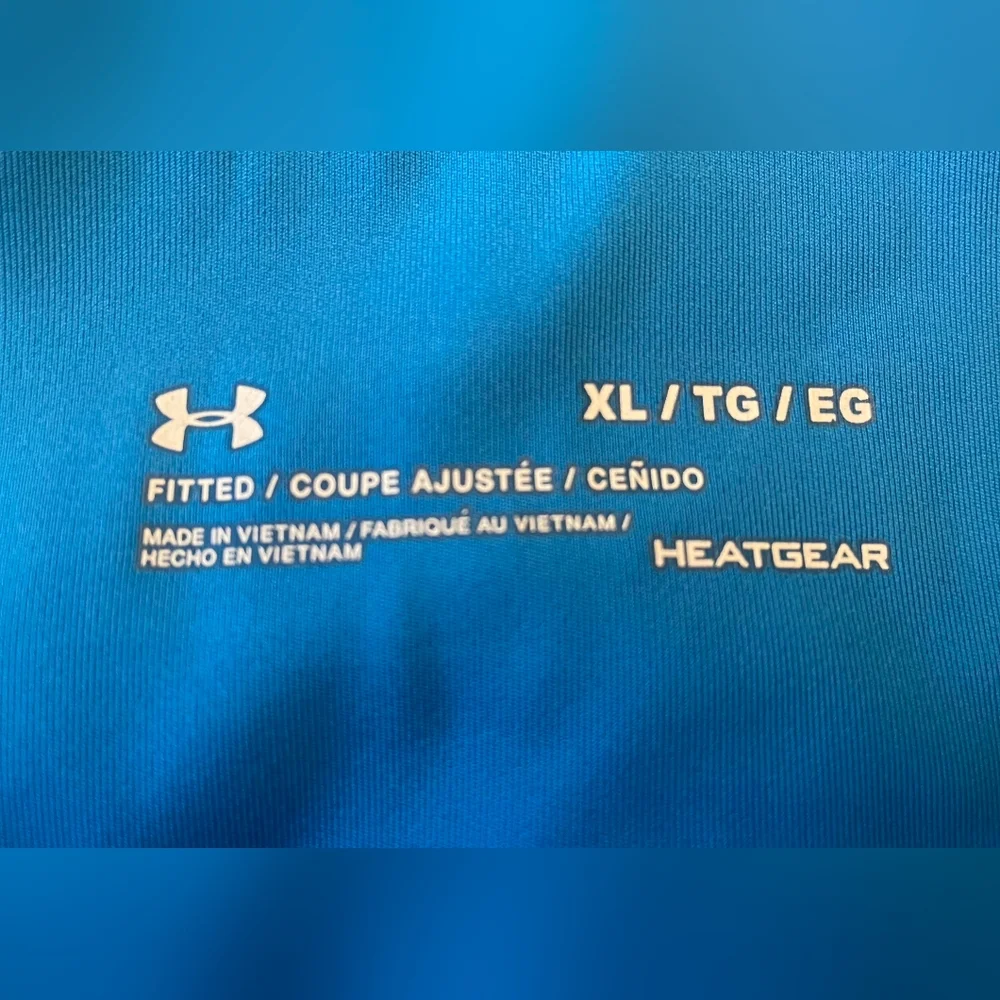 Under Armour Women's Vibrant Blue Capri Exercise Pants ~ Size XL - Picture 9 of 9